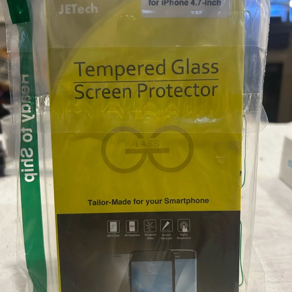 Tempered Glass Screen Protector for Smartphones - Clear IPhone SE